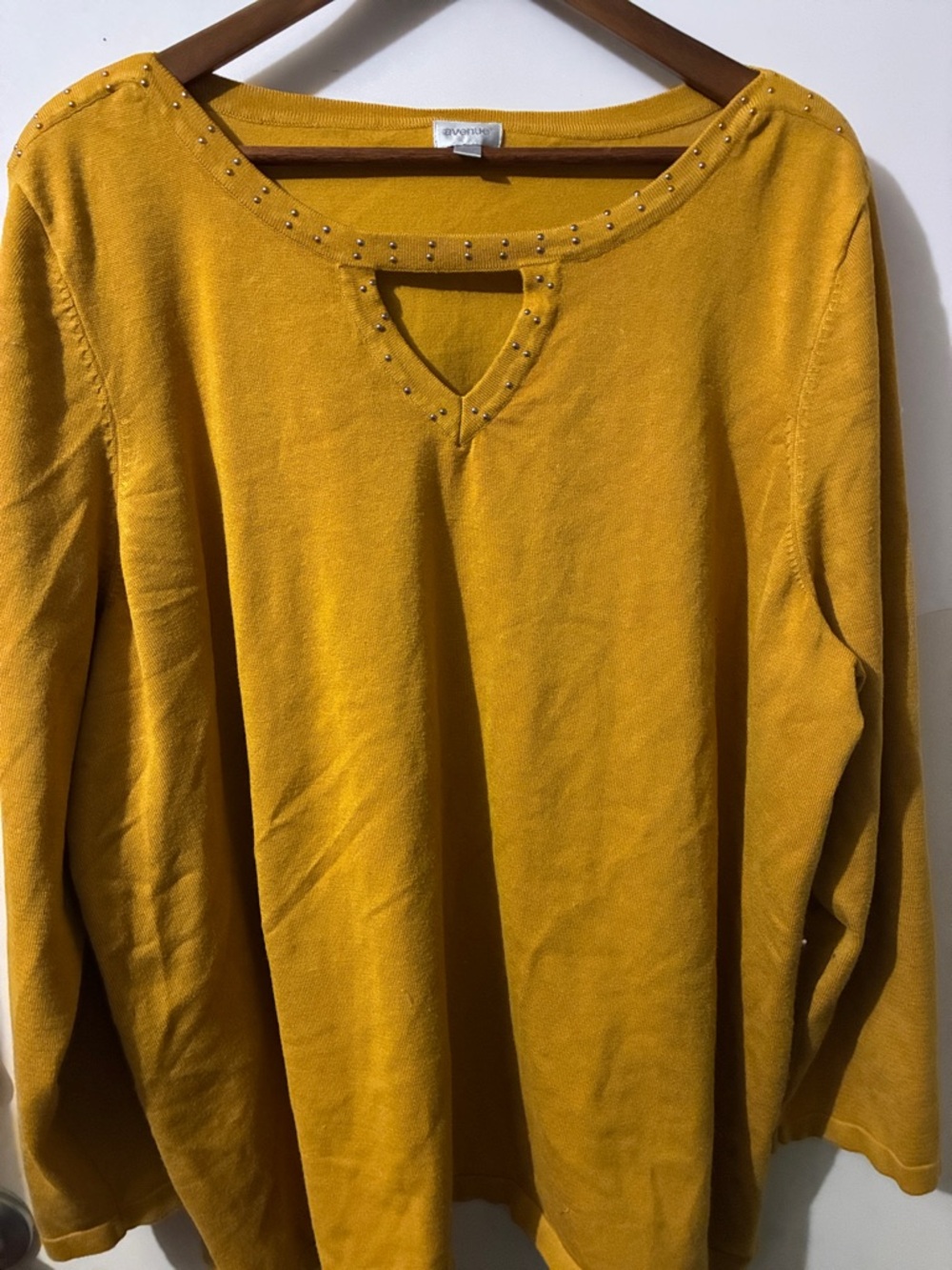 Avenue-Mustard Yellow Knit Top with Silver Stud Trim Sz 26/28 soft